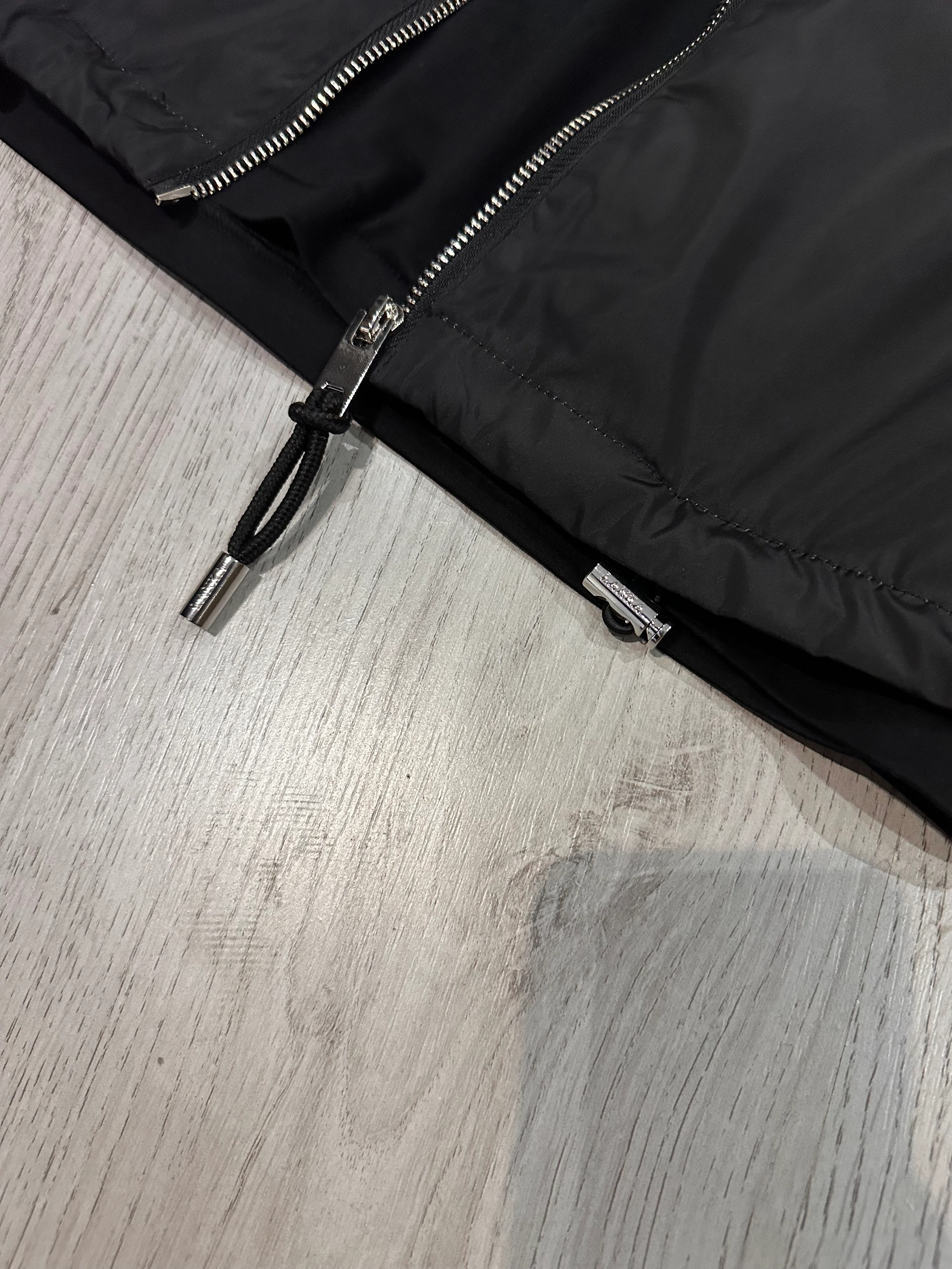 Black Wind Breaker - Image 14