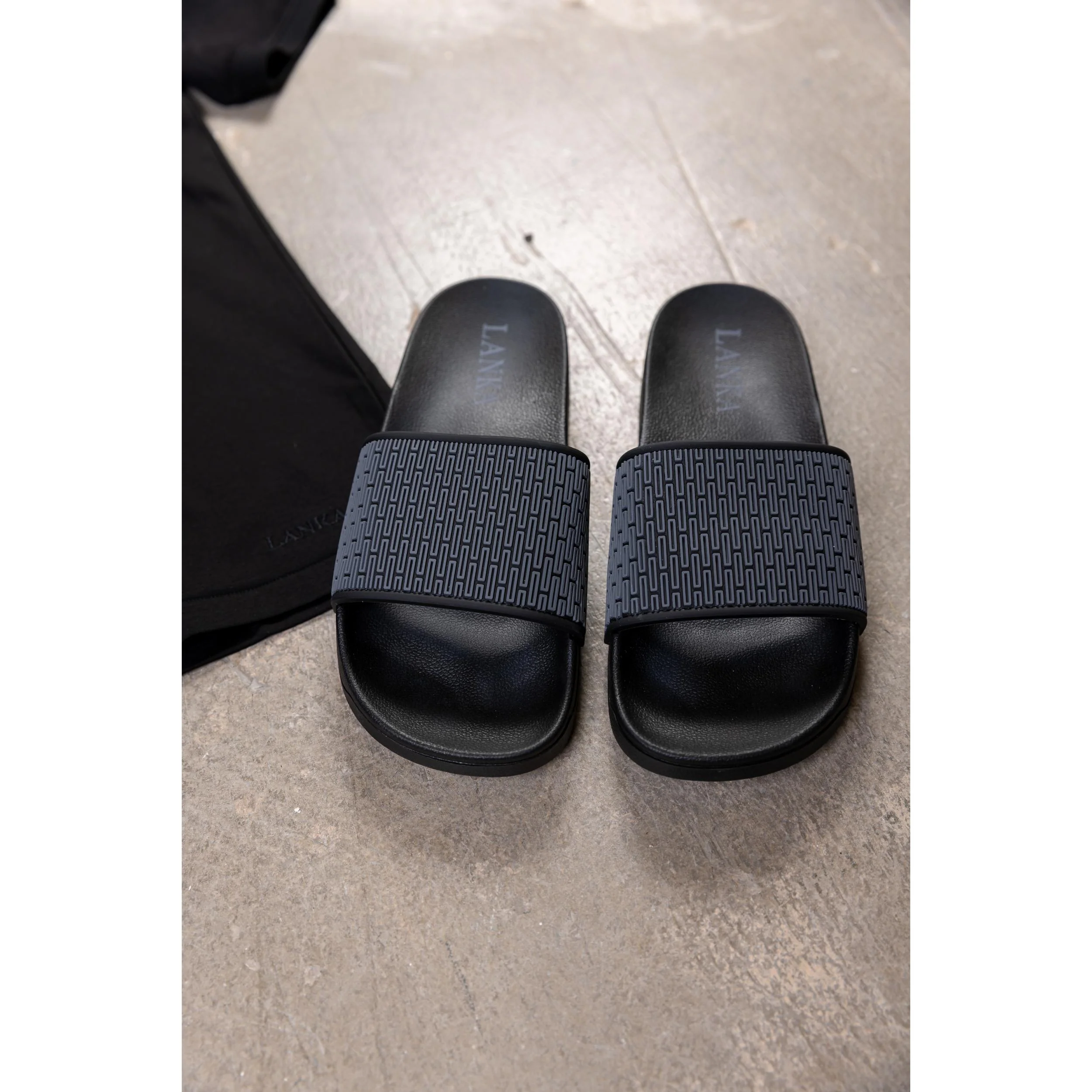 Black | Grey Sliders - Image 5